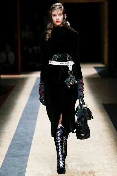 Look 39
